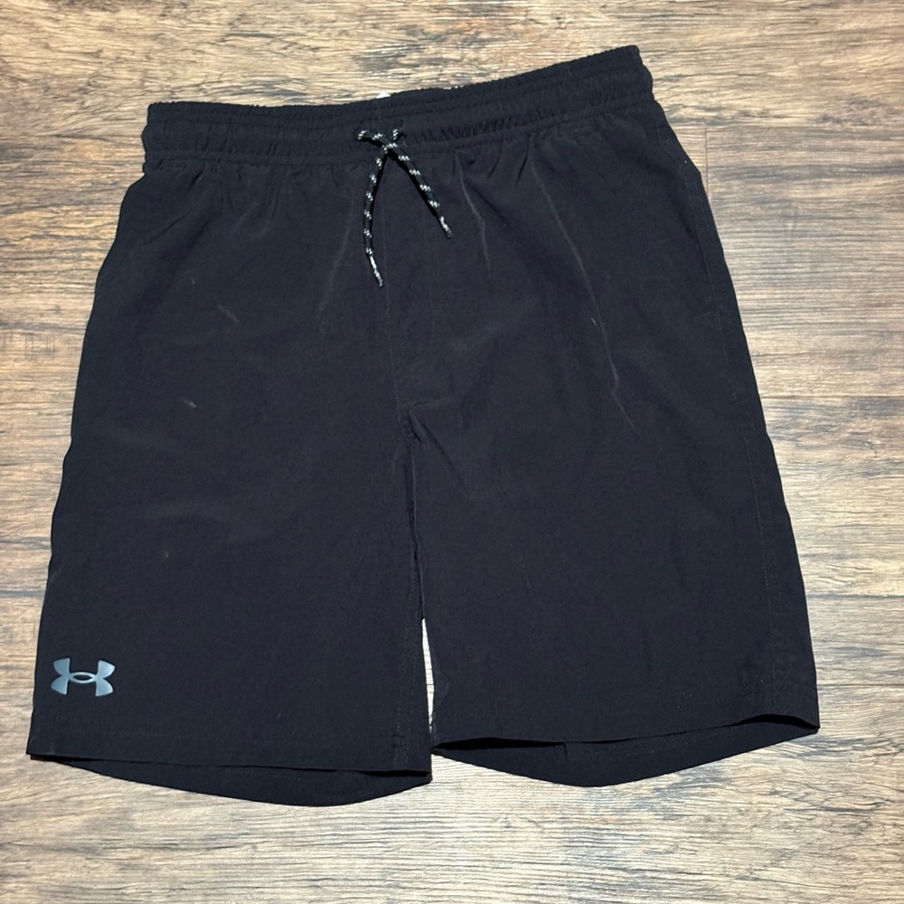 Boys Large Under Armour Black Athletic Shorts Lightweight Performance